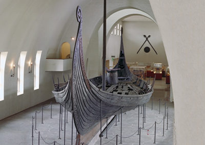 Osebergskipet i Vikingskipshuset.